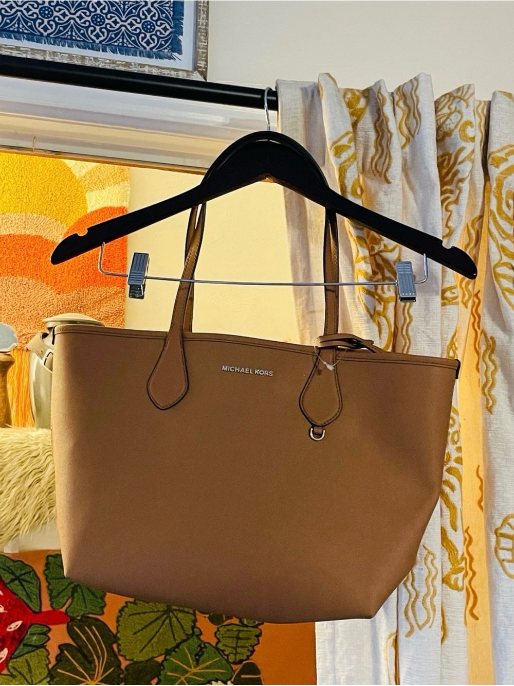 MICHAEL KORS Saige Medium Reversible Tote Purse with Zip Clutch
